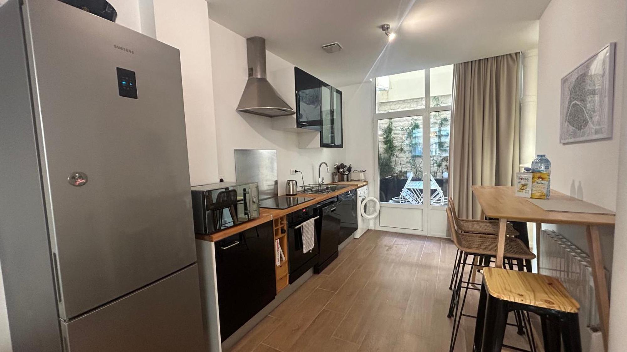 Appartement Grand Avec Patio A 14eme Parijs
